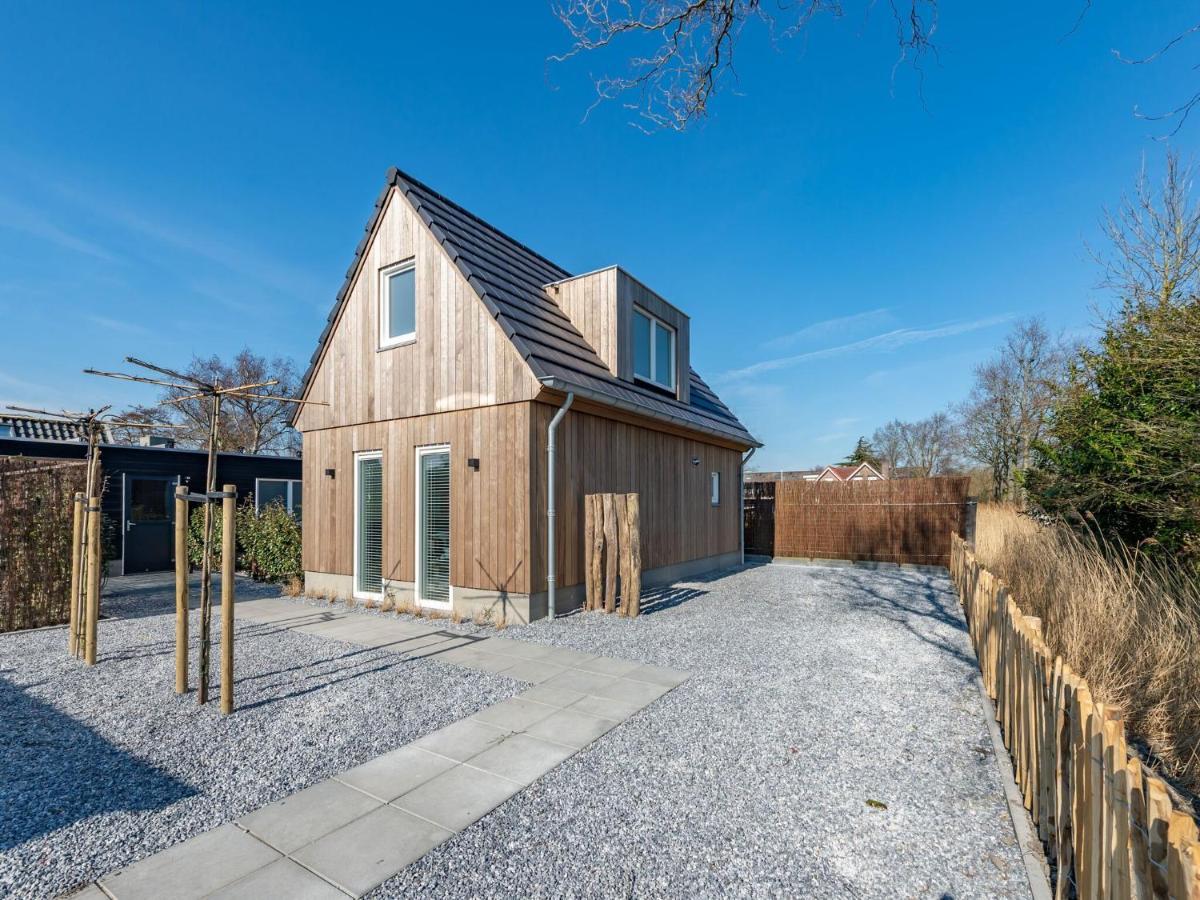 Cosy Holiday Home In Oostkapelle With A Garden Bagian luar foto