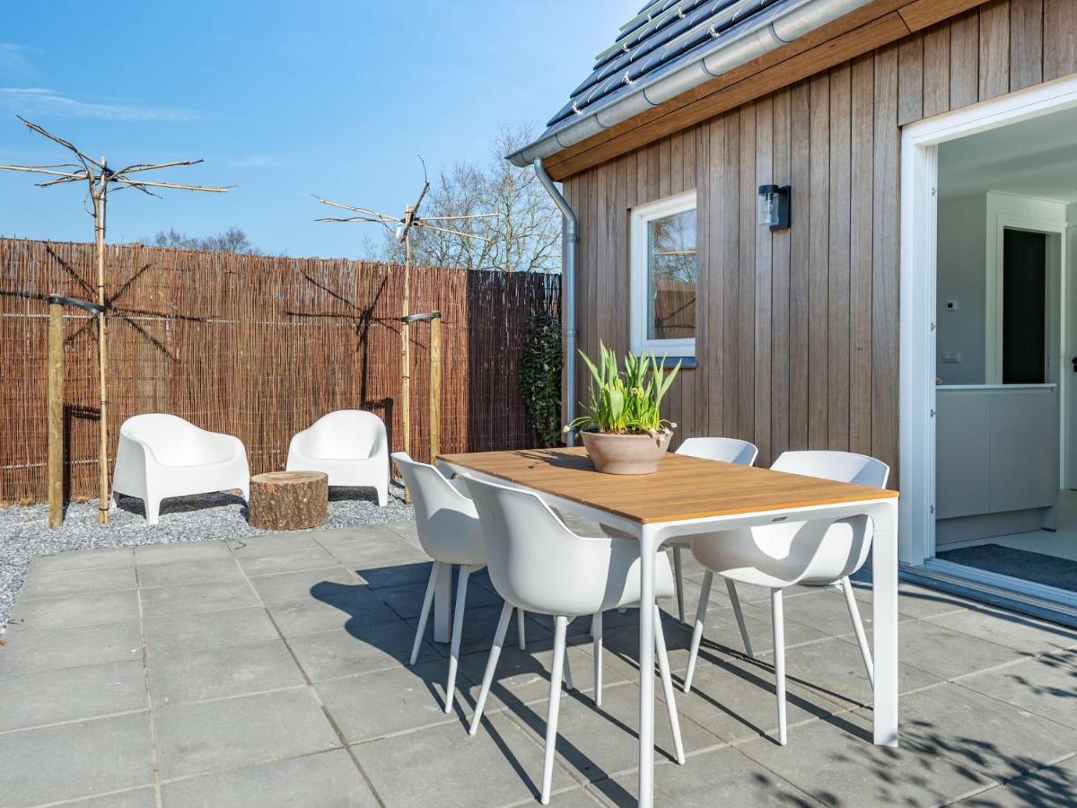 Cosy Holiday Home In Oostkapelle With A Garden Bagian luar foto