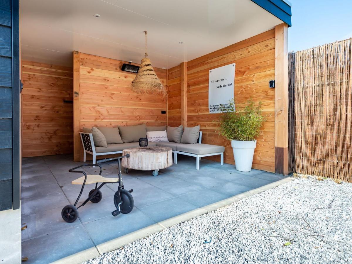 Cosy Holiday Home In Oostkapelle With A Garden Bagian luar foto